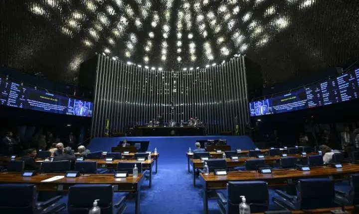 Maioria dos deputados em exercício busca a reeleição, mas cresce o número de quem concorre a outros cargos
